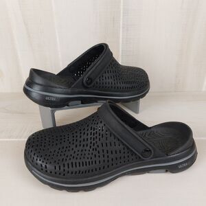 Skechers Cali Gear Black Ultra Go Clogs Women's Size 8 Slip-on Shoes